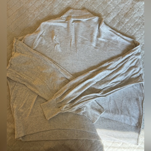 Light gray sweater; Size: Small; Super soft; 100% Plastic; Gently worn - Picture 2 of 2